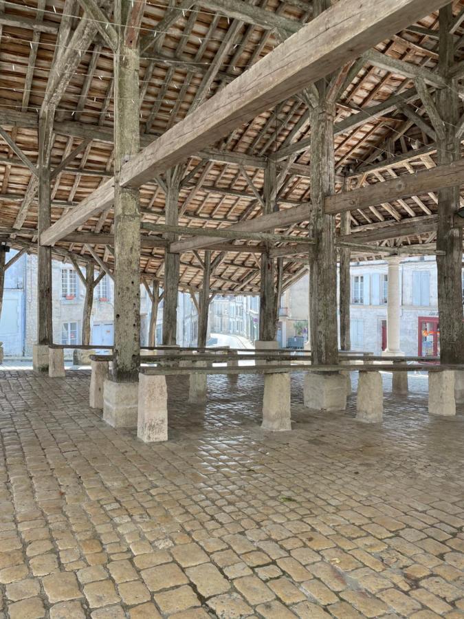 Auberge Du Boisne Villebois-Lavalette Luaran gambar